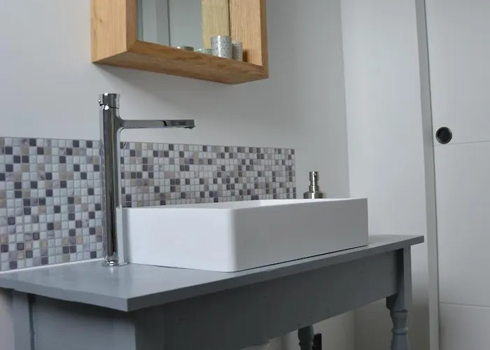 La Dependance D'en Face 住宿加早餐酒店 Huppy